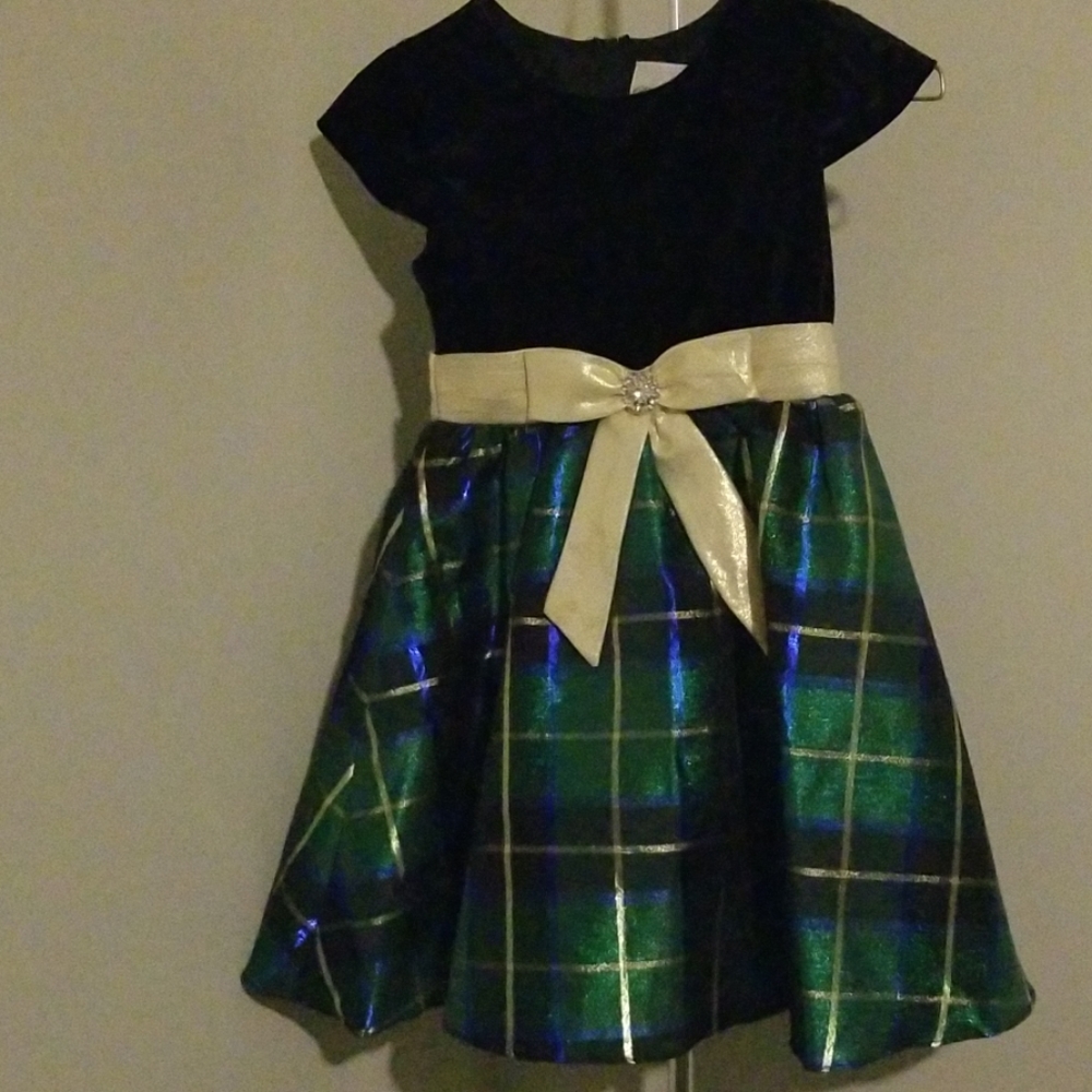 Girls dress size7